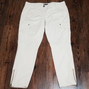 EUC Tommy Hilfiger Cargo Pants